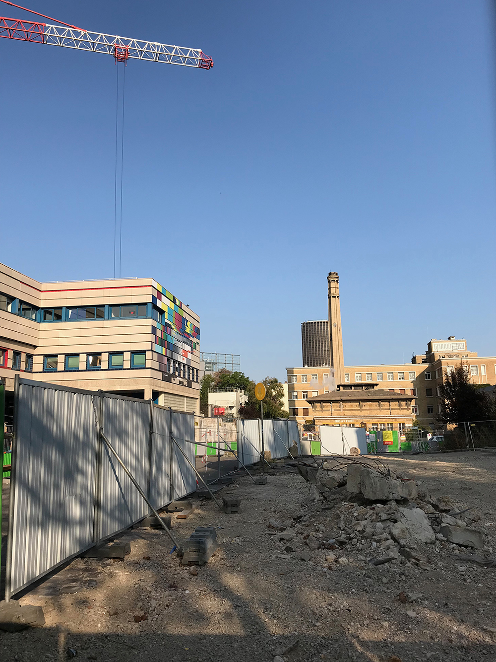 Projet urbain de Saint-Vincent-de-Paul : chantier de démolition du bâtiment Pasteur
