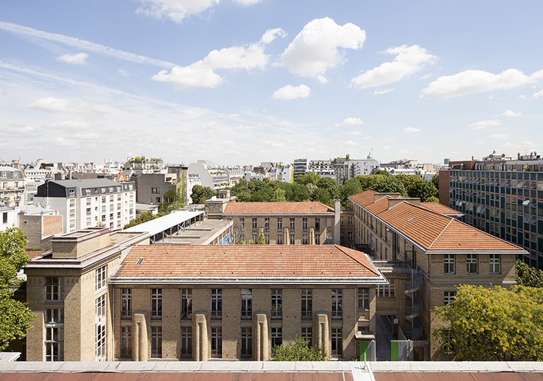 Le bâtiment Pinard dans l'ancien hôpital Saint-Vincent-de-Paul