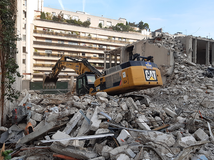 Déconstruction du bâtiment Lepage de l'ancien hôpital Saint-Vincent-de-Paul